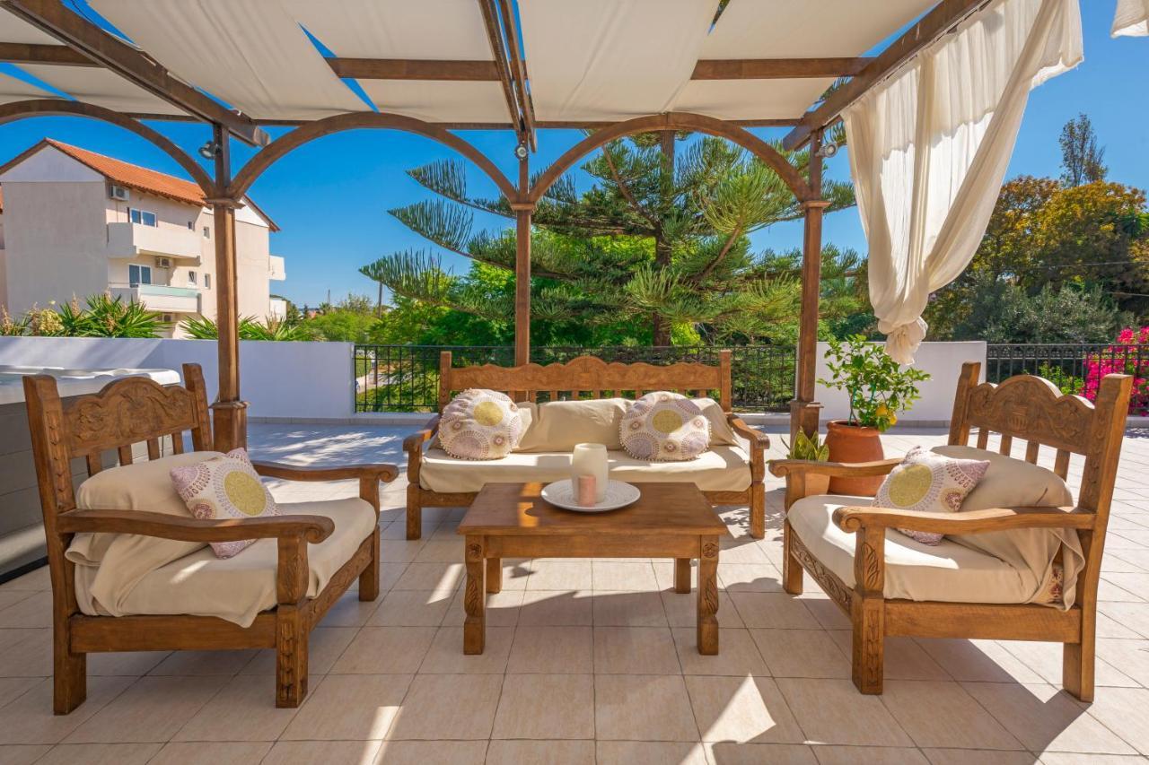 Anna'S Brilliant Villa In Ialysos Bagian luar foto
